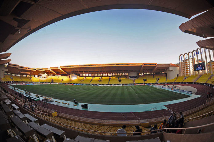 Stade Louis II Innenansicht