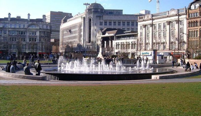 Piccadilly Gardens Treffpunkt, Etihad Stadium