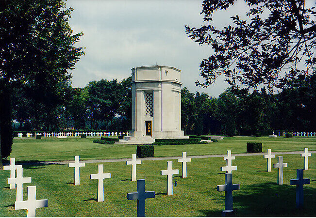 Flanders Field American Cemetery and Memorial, Waregem