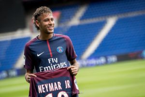 Neymar_Jr_teuerste_Fußballer_der_Welt_Reordtransfer